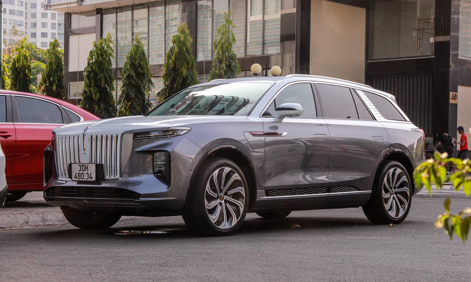 2022 Hongqi E-HS9